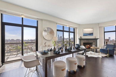 Example of a minimalist living room design in New York