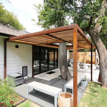 Steel & Cedar: A Stunning Pergola Takes Center Stage