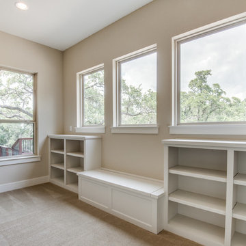 Transitional: 3,346 ft²/4 BR/3.5 BA/2 ST