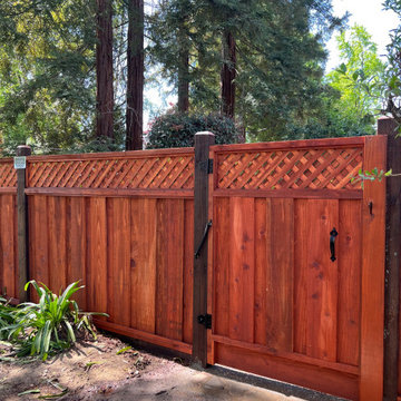 Redwood Board on Board Fence with Privacy lattice and Single gate