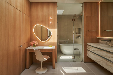Bathroom - contemporary bathroom idea in Los Angeles