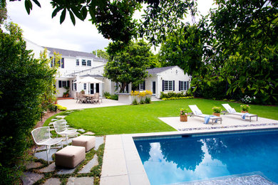 Curb Appeal With An Entertainer’s Yard