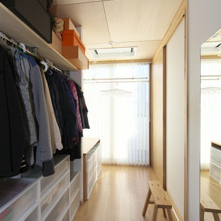 Immagine di armadi e cabine armadio etnici