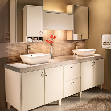 KraftMaid: Thermofoil Door in Cream