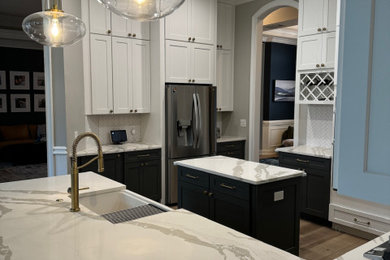 Inspiration for a transitional kitchen remodel in Jacksonville