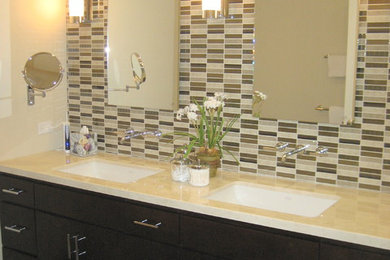 Example of a classic bathroom design in Los Angeles