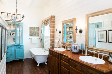 Inspiration for a transitional bathroom in Jacksonville.