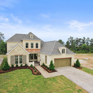 Traditional Home Build In Maison du lac