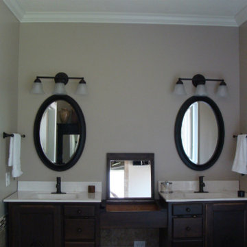 Warm neutral bathroom