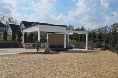 Inspiration for a modern home design remodel in Cleveland