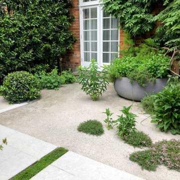 Chiswick triangular garden