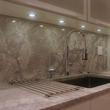 puck lights under cabinet