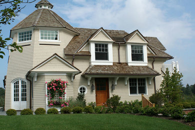 Beach style exterior home photo in Newark