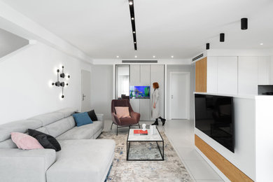 Inspiration for a modern living room remodel in Tel Aviv