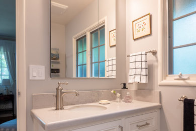 Bathroom - bathroom idea in San Francisco