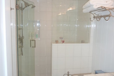 Example of a classic bathroom design in Orange County