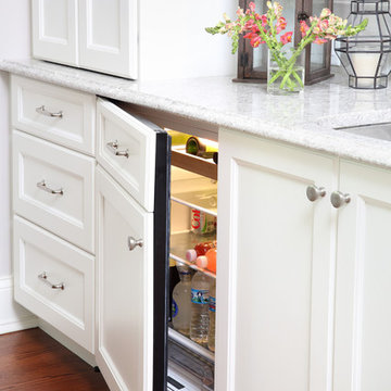 A Transitional Kitchen for the Entertainer
