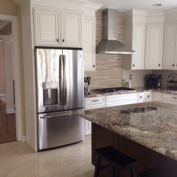 Contemporary/Arts & Crafts Two Tone Kitchen Remodel