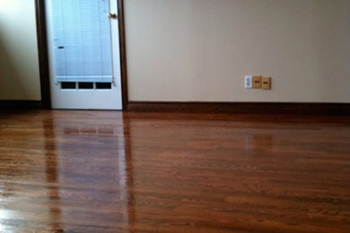Example of a family room design in Toronto
