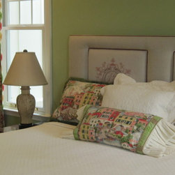 447 - Bed Pillows