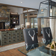 Living room furniture/decorating