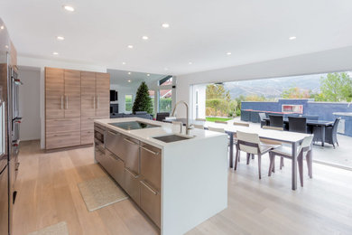 Home design - coastal home design idea in San Diego