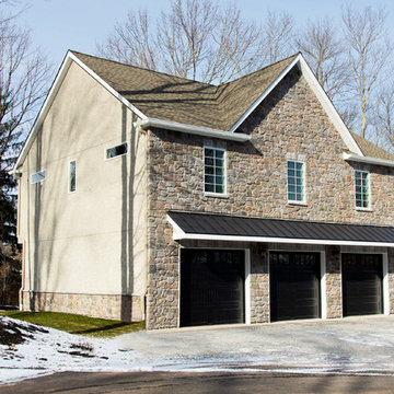 In-Law Suite and Detached Garage in Raritan