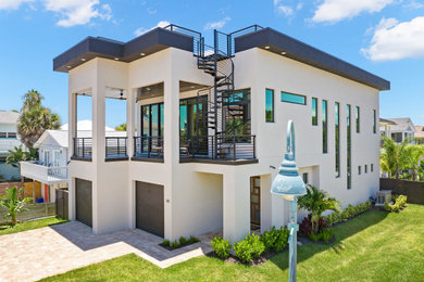 Inspiration for an exterior home remodel in Orlando