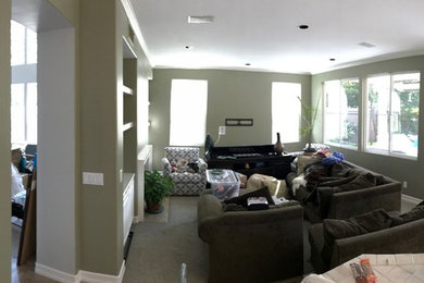 Example of a trendy living room design in Orange County