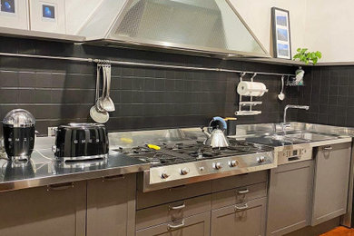 Ispirazione per una cucina design