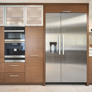Flat panel kitchen storage with Miele appliances
