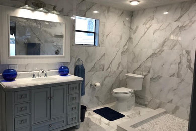 Bathroom - bathroom idea in Orlando