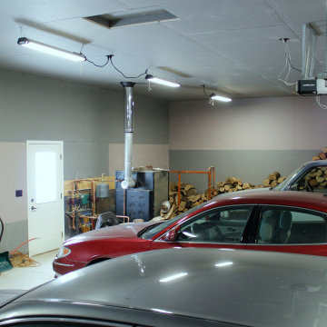 Presentation Room with Wheelchair Ramp and 3-car Garage