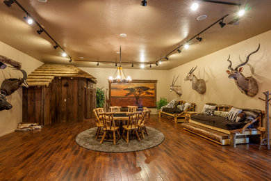 Mountain style family room photo in Sacramento