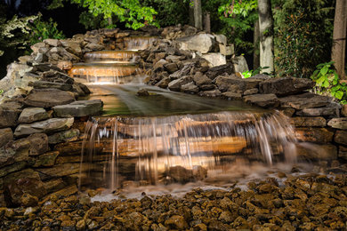 Design ideas for a traditional landscaping in Other.