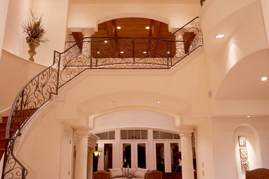 Example of a classic entryway design in Austin