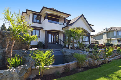 Design ideas for a traditional landscaping in Vancouver.