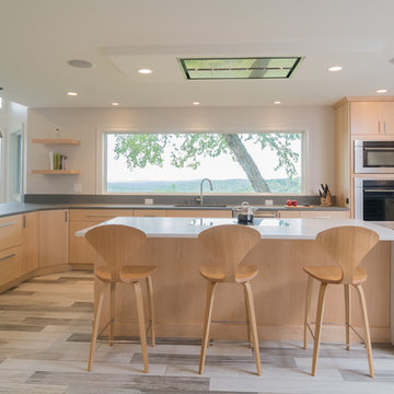 Full-Access Contemporary Kitchen