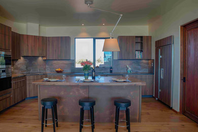 Example of a minimalist kitchen design in Albuquerque