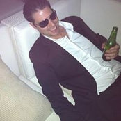 Derek Bee's photo