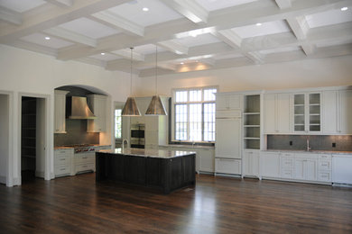 Inspiration for a transitional kitchen remodel in Birmingham