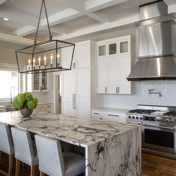 A Minnesota Lakehouse Transformed with Exotic Spice