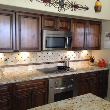 Kitchen Remodel, Rustic Alder, Cafe Cream