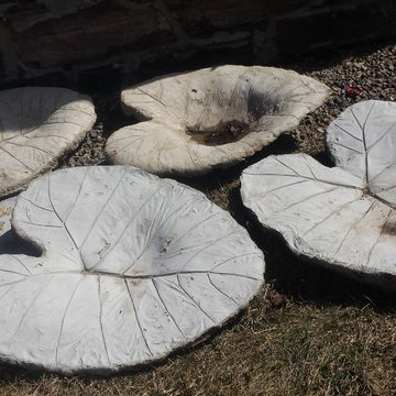 cement leaf bird baths