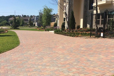 Inspiration for a timeless exterior home remodel in Houston
