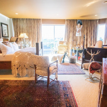 Seductively Smokey Houston Condo