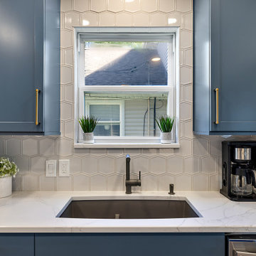 Showplace EVO Pendleton Kitchen in Smokey Blue and Quartersawn Oak Sable