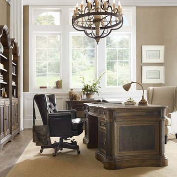 Hooker Furniture Hill Country Home Office St. Hedwig Executive Desk