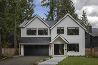 Exterior home idea in Vancouver