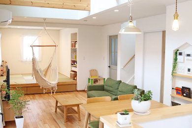 This is an example of a living room in Tokyo Suburbs.